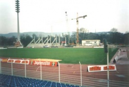 Sommer 1997 - Die neue Tribüne entsteht.