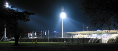 Oktober 2002 - Flutlichtatmosphäre im EAS nach dem Punktspiel in der NOFV Oberliga (Süd) gegen den FC Sachsen Leipzig.