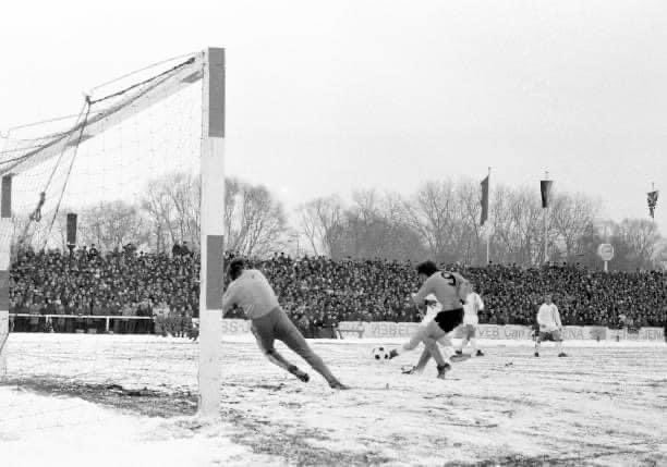 Datei:197172 Tor zum 0zu1.jpg