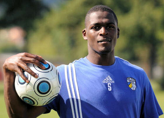 Datei:Assani Lukimya-Mulongoti.jpg