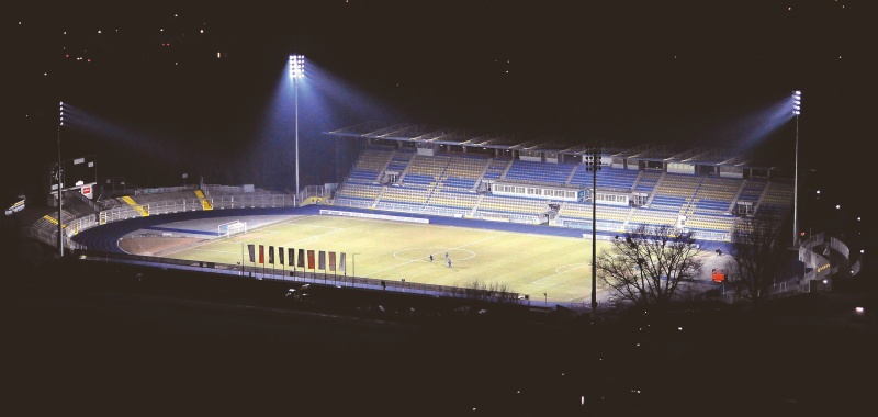Datei:Stadion2018 Flutlichttest.jpg