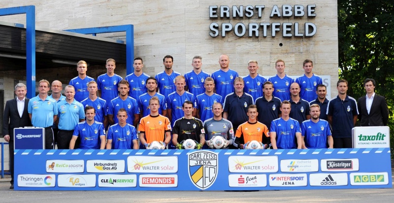 Datei:Kader 2013-2014 1g.jpg