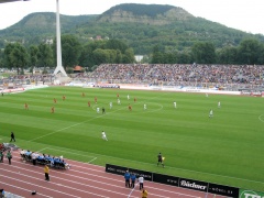 September 2007 - Beim Heimspiel gegen Mainz 05 steht die neue Tribüne hinter der Gegengeraden erstmals zur Verfügung.